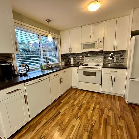 North Nanaimo Gem - Garden-View Room With Private Ensuite Eksteriør bilde