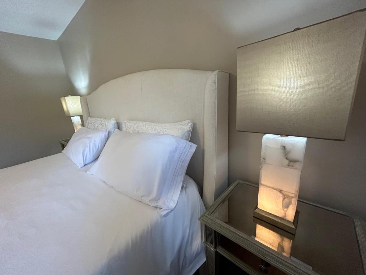 North Nanaimo Gem - Garden-View Room With Private Ensuite Eksteriør bilde