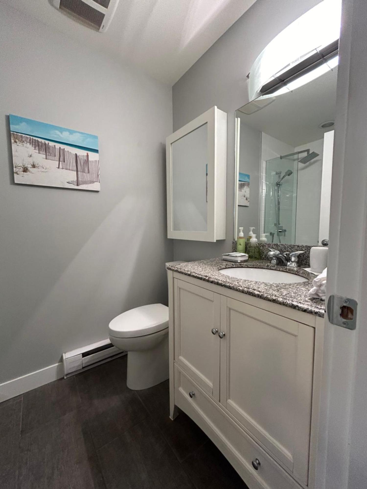 North Nanaimo Gem - Garden-View Room With Private Ensuite Eksteriør bilde