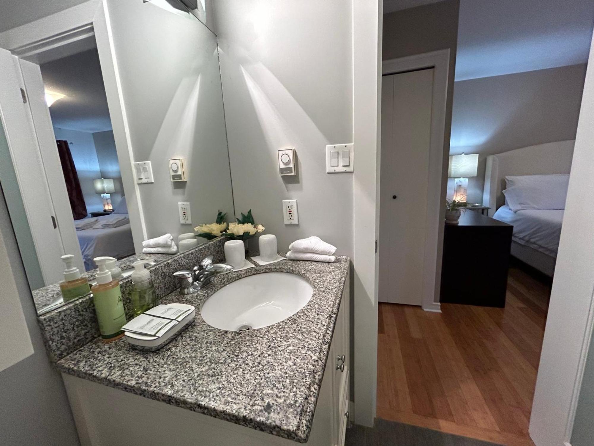 North Nanaimo Gem - Garden-View Room With Private Ensuite Eksteriør bilde