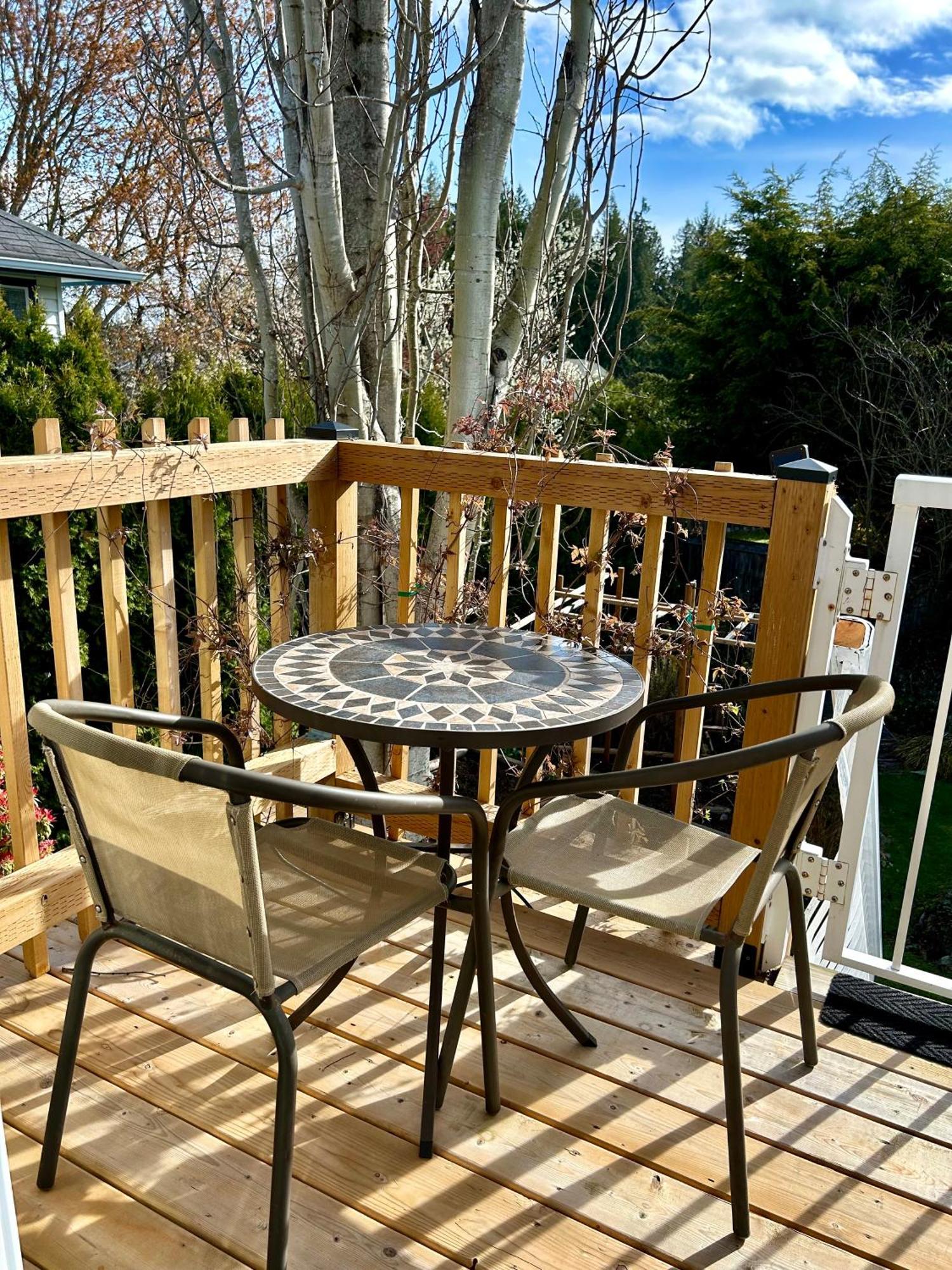 North Nanaimo Gem - Garden-View Room With Private Ensuite Eksteriør bilde