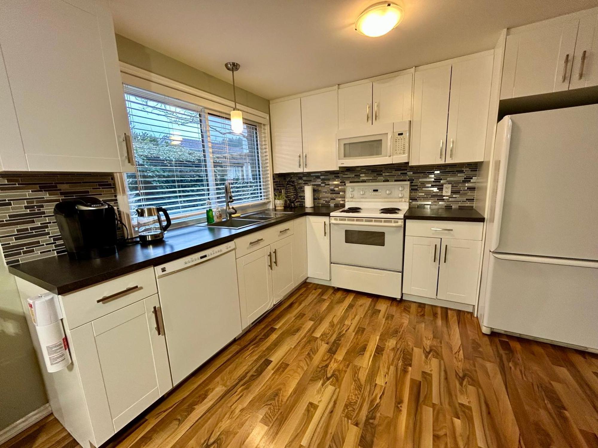 North Nanaimo Gem - Garden-View Room With Private Ensuite Eksteriør bilde